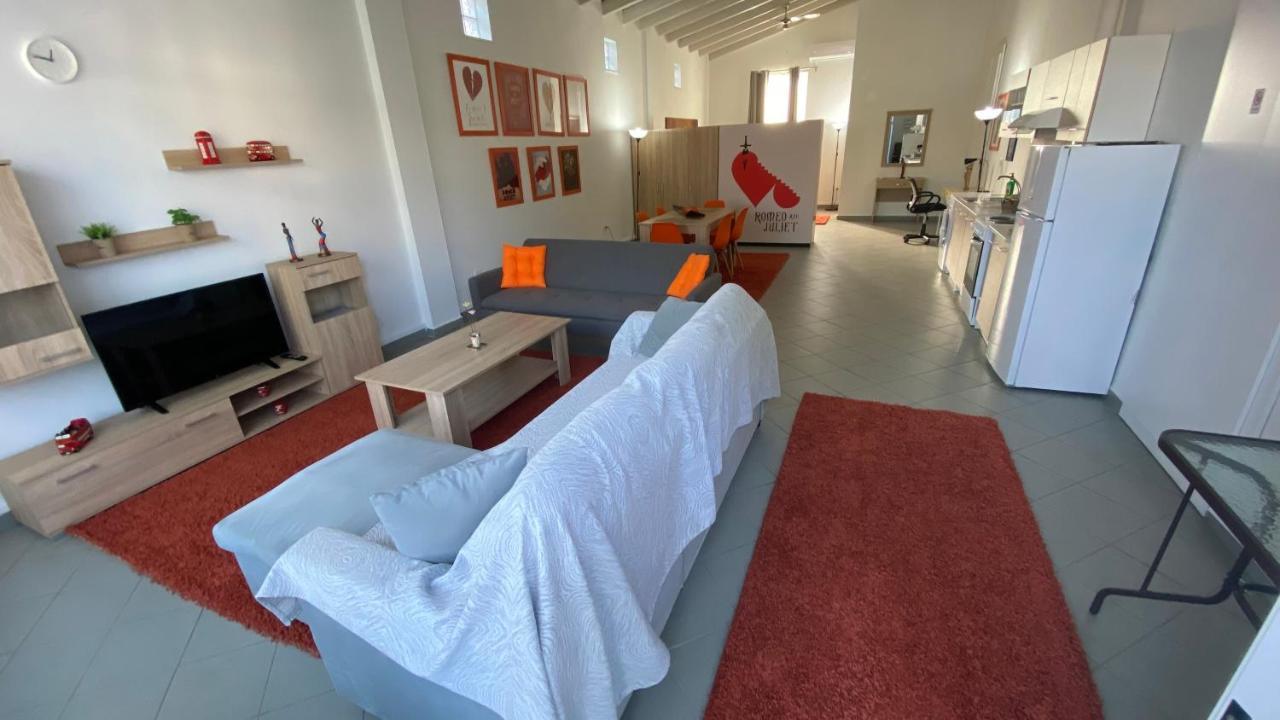 Апартаменты Patras Romeο House Экстерьер фото
